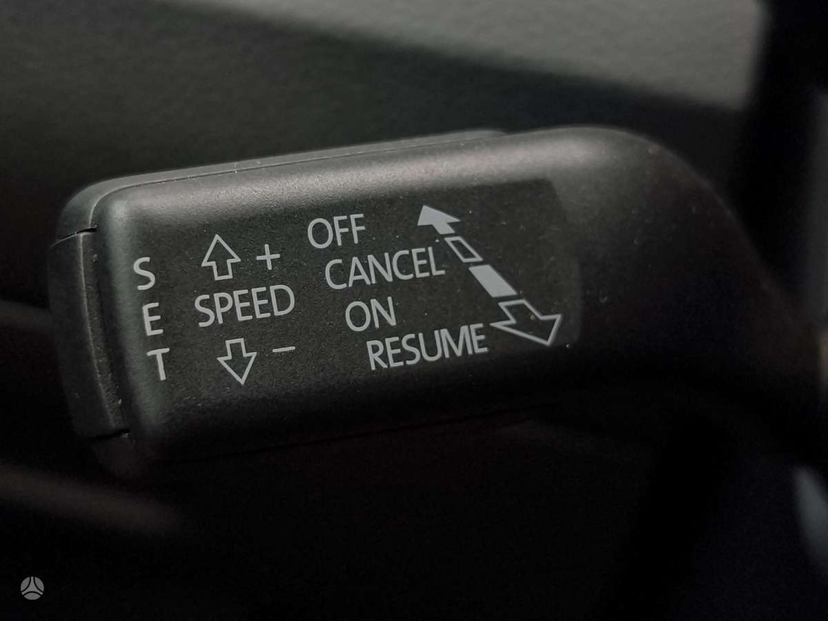 Volkswagen Passat 2012 — photo 14