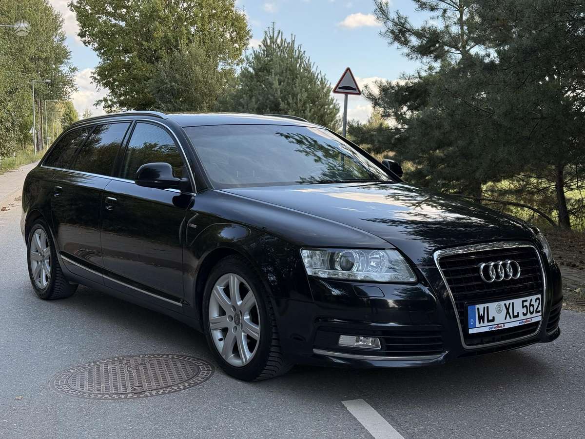 Audi A6 2011 — вигляд ззаду