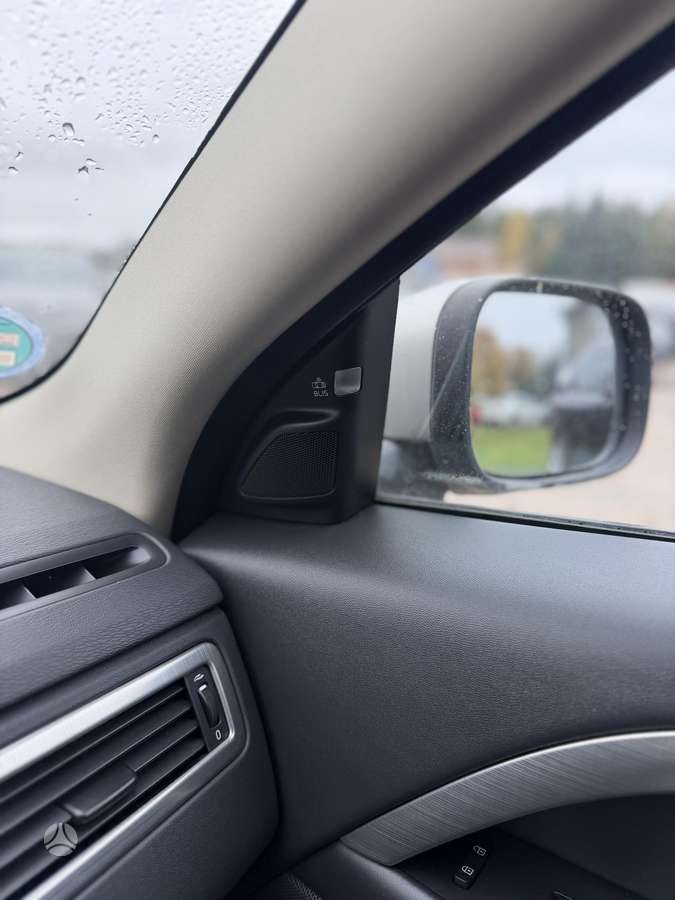 Volvo XC70 2008 — photo 16