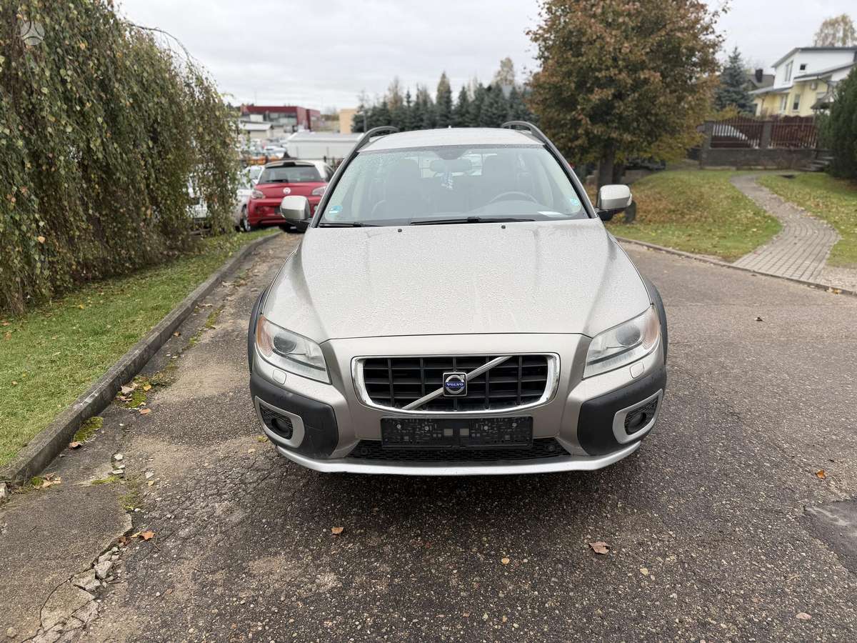 Volvo XC70 2008 — rear view