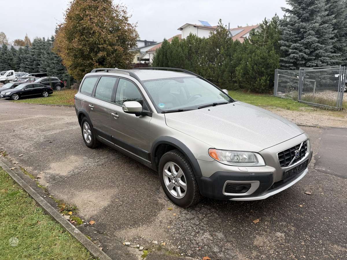 Volvo XC70 2008 — interior
