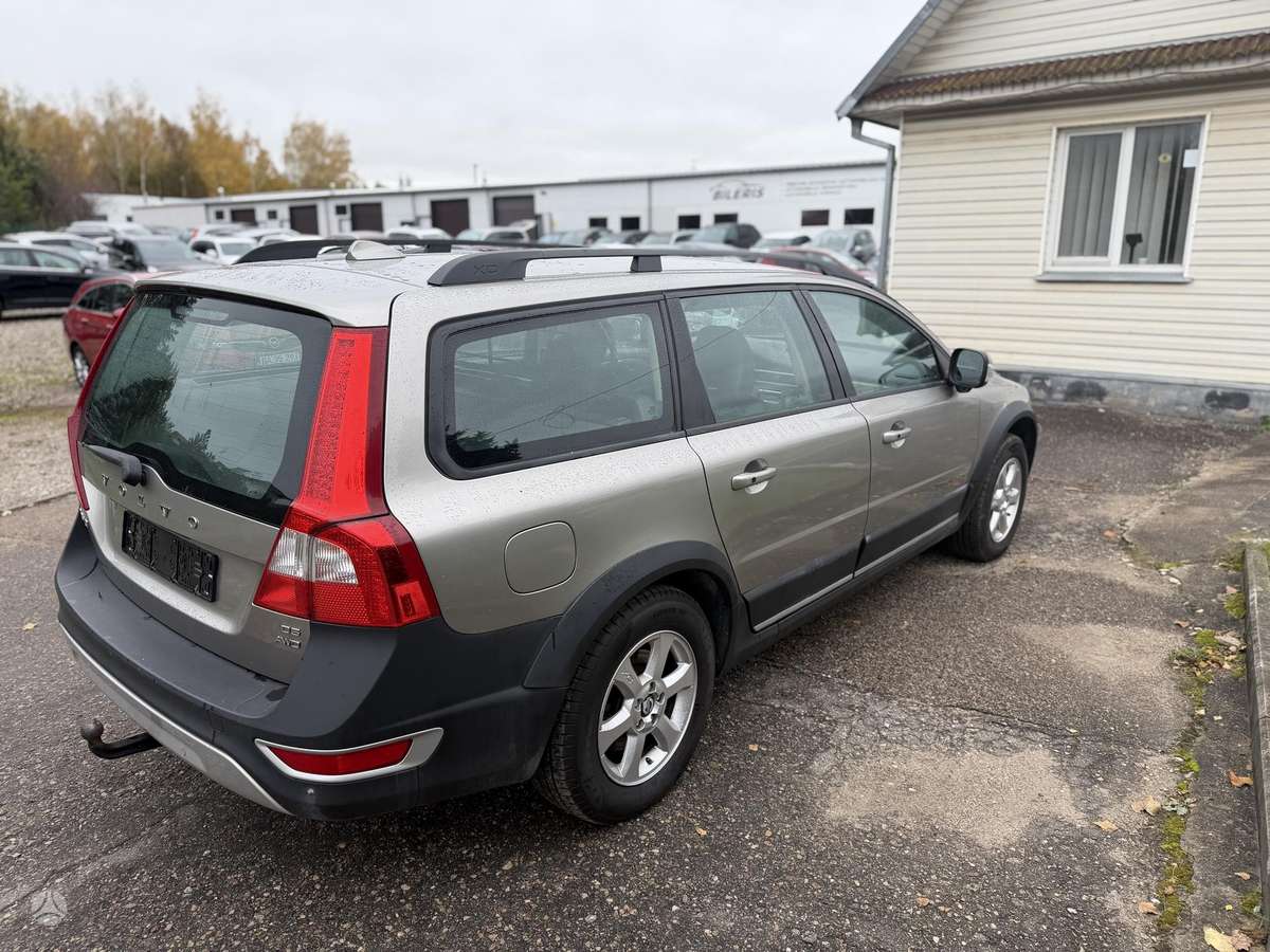 Volvo XC70 2008 — engine 2400 cm³, 185 HP (136kW)