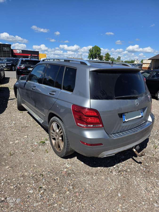 Mercedes-Benz GLK220 2012 — engine 2143 cm³, 170 HP (125kW)