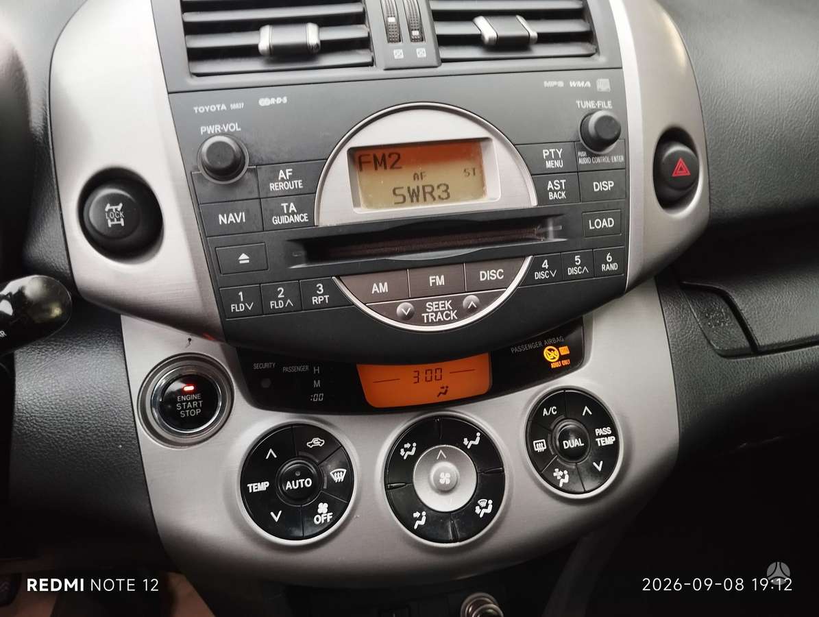 Toyota RAV4 2007 — фото 10