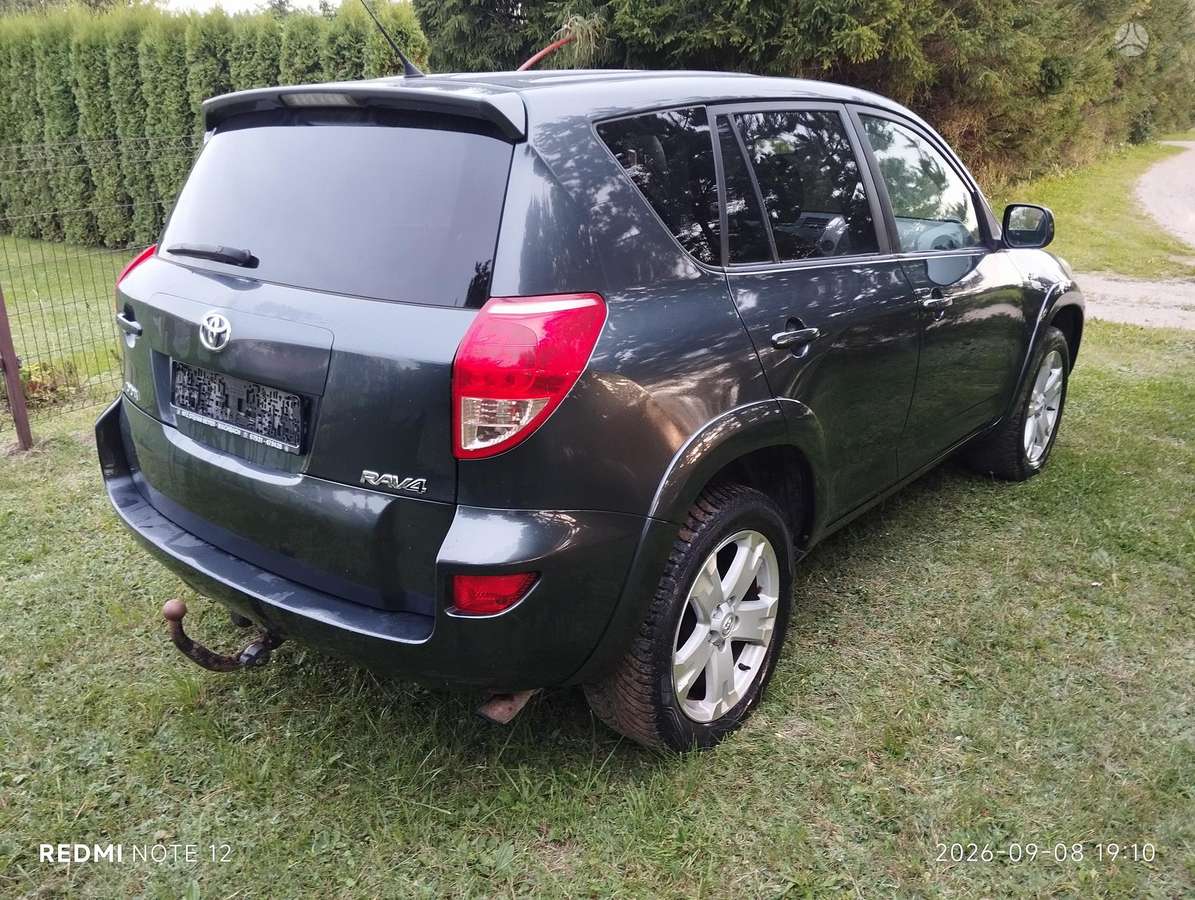 Toyota RAV4 2007 — двигун 2231 cm³, 177 HP (130kW)