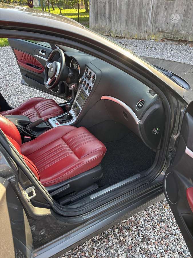 Alfa Romeo 2006 — photo 11