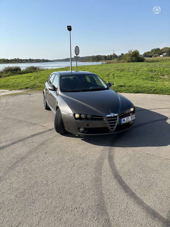 Alfa Romeo 2006 — engine 1910 cm³, 150 HP (110kW)