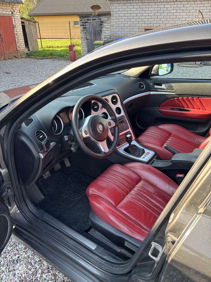 Alfa Romeo 2006 — photo 8