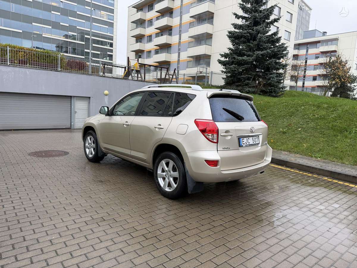 Toyota RAV4 2009 — photo 14