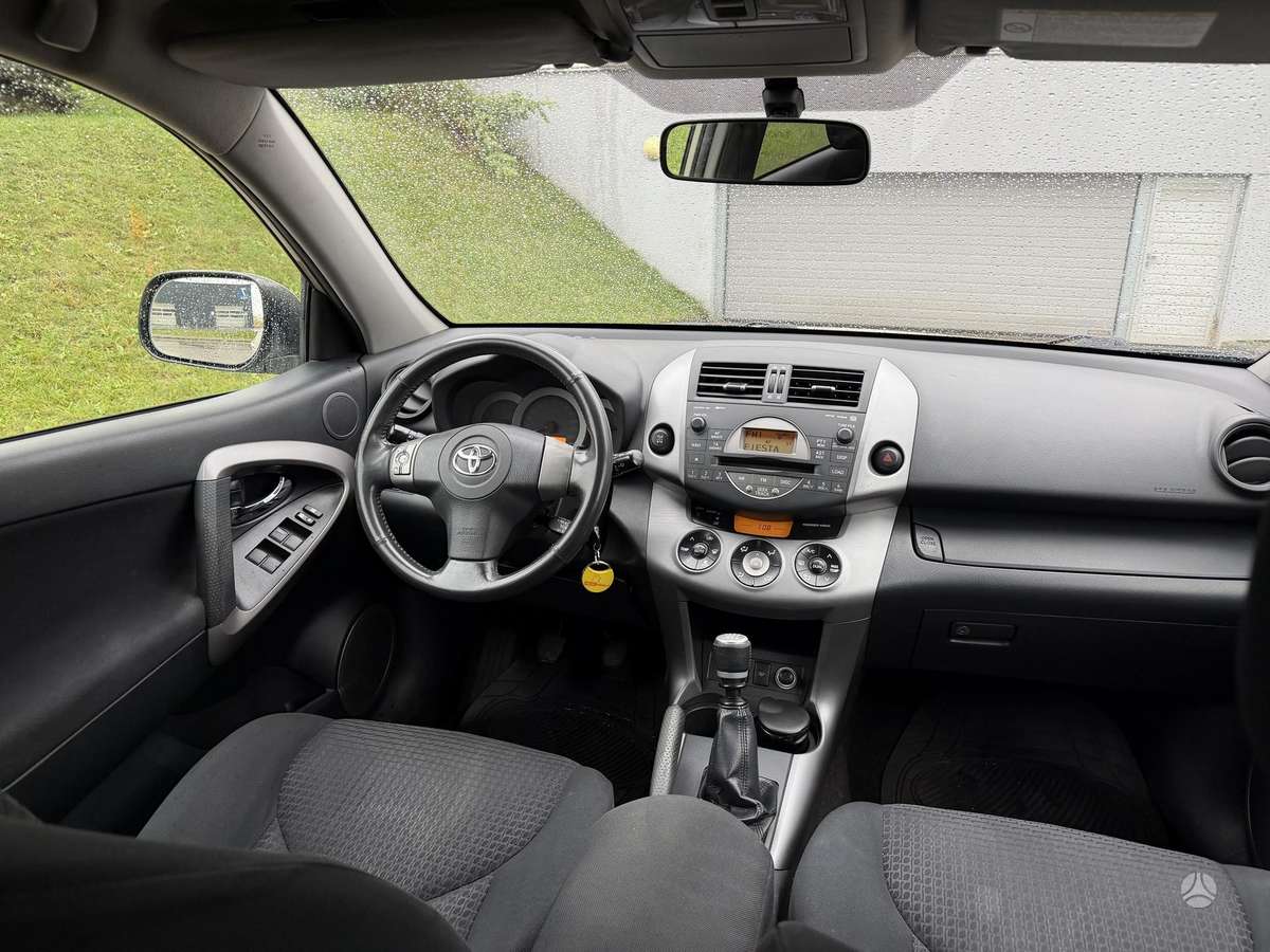 Toyota RAV4 2009 — photo 17
