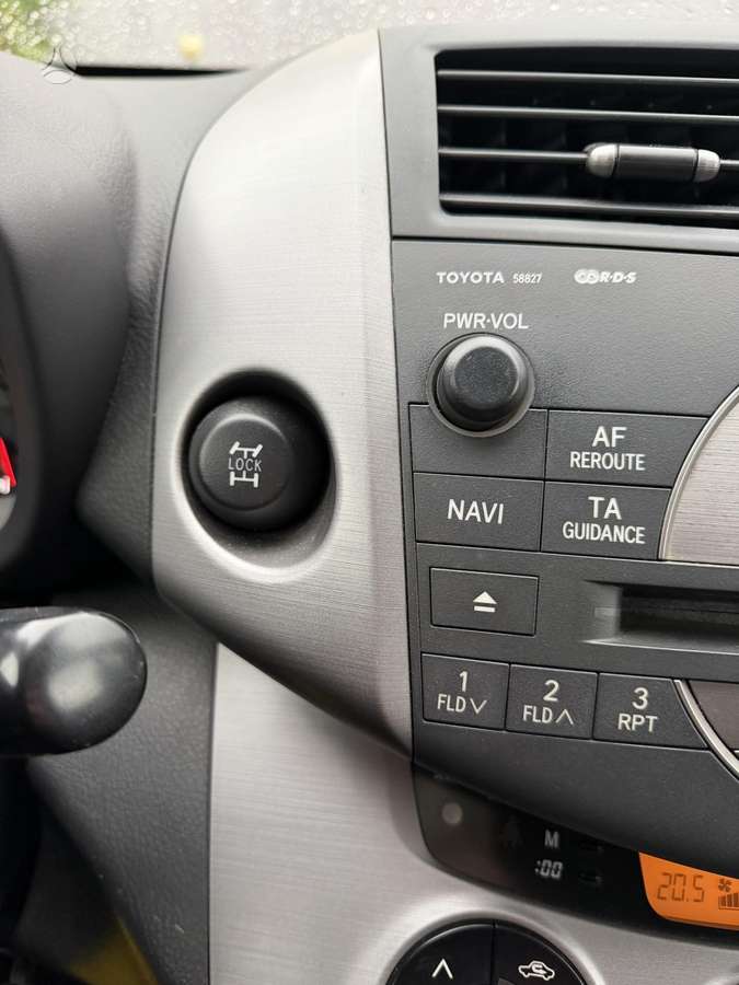 Toyota RAV4 2009 — photo 19