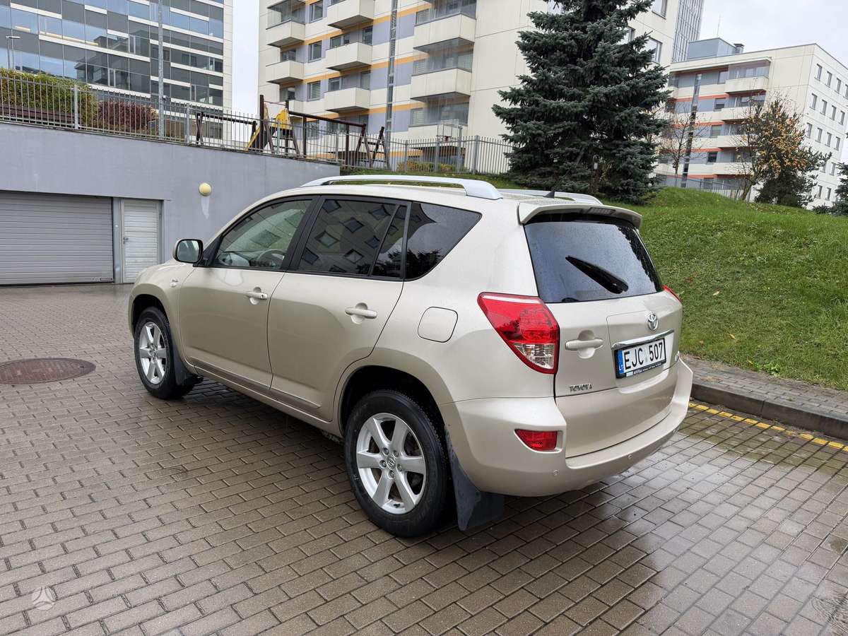Toyota RAV4 2009 — photo 7