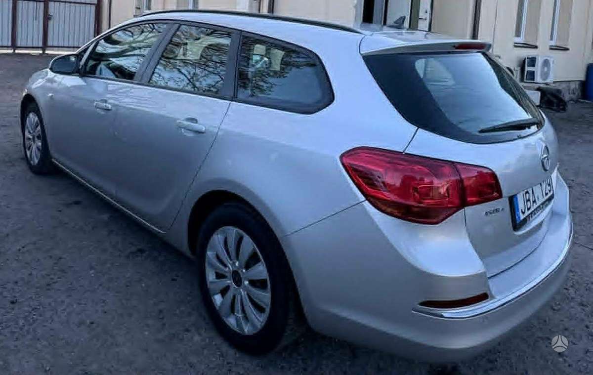 Opel Astra 2013 — photo 6