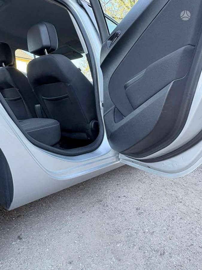 Opel Astra 2013 — photo 8