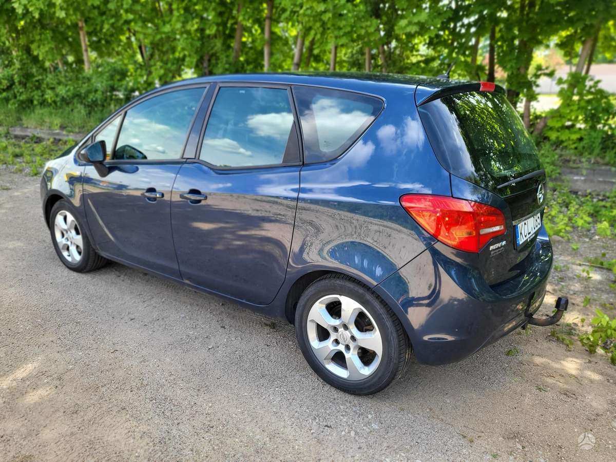 Opel Meriva 2012 — interior