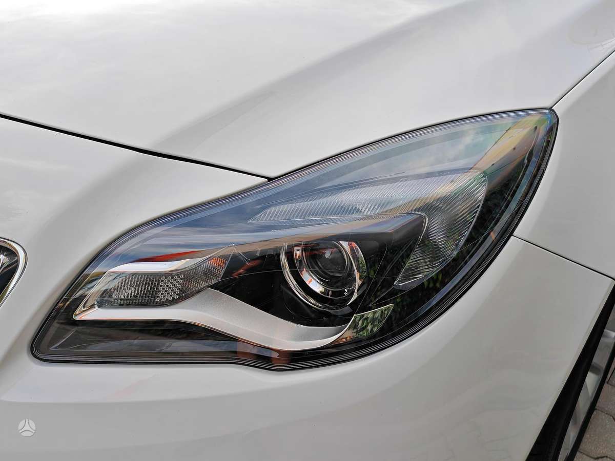 Opel Insignia 2014 — photo 14