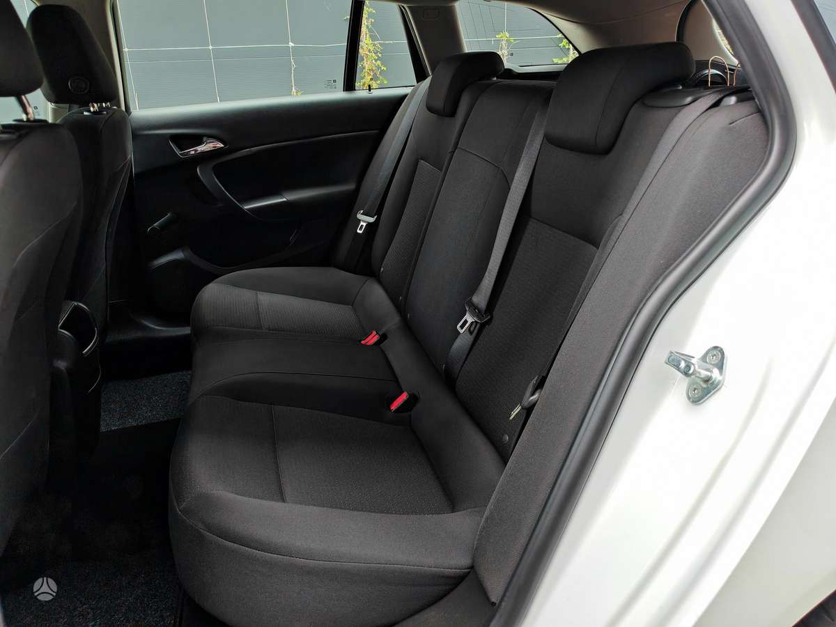 Opel Insignia 2014 — photo 18