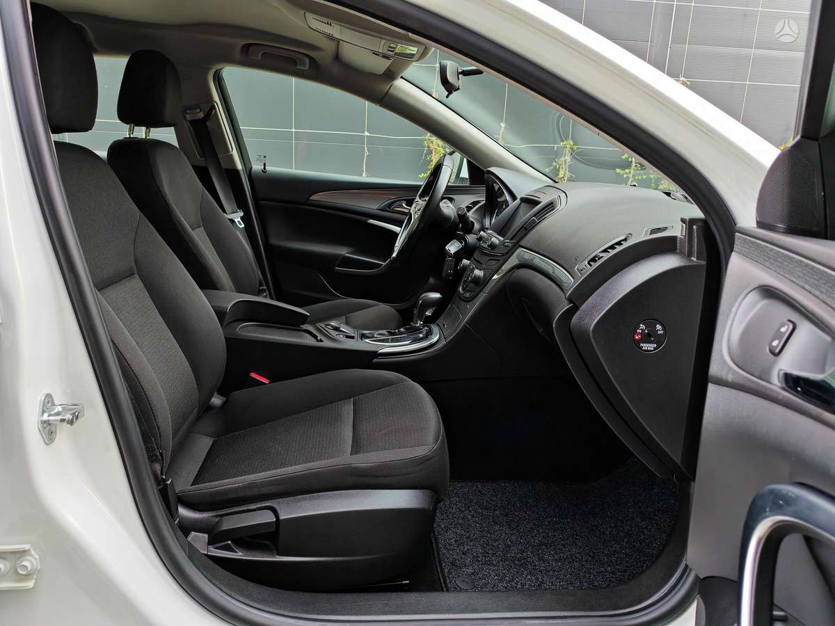 Opel Insignia 2014 — photo 22