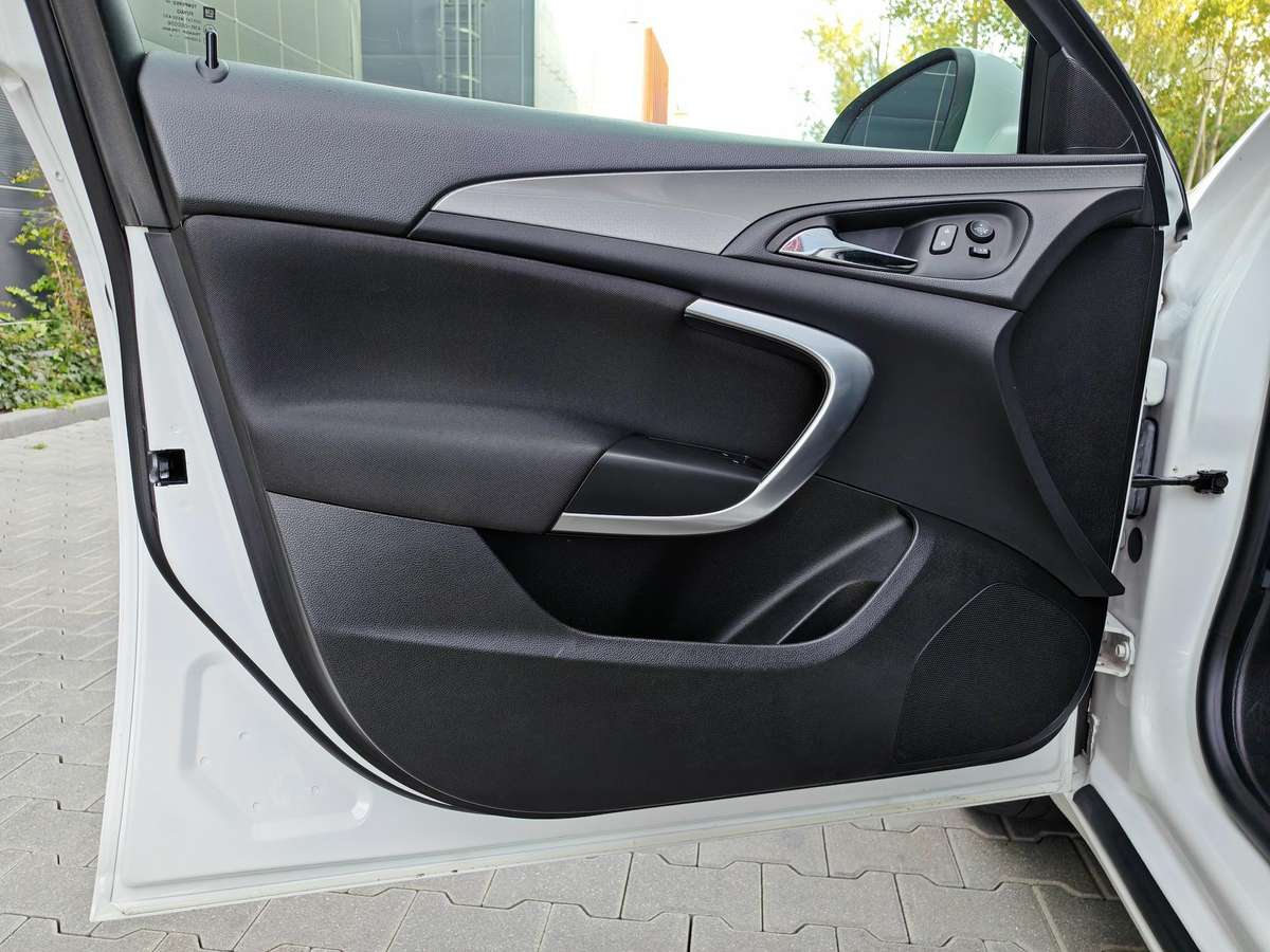 Opel Insignia 2014 — photo 25