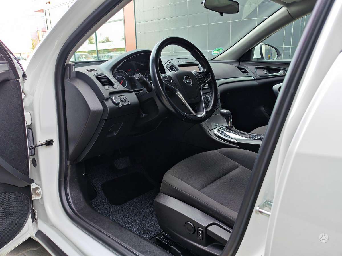 Opel Insignia 2014 — photo 28