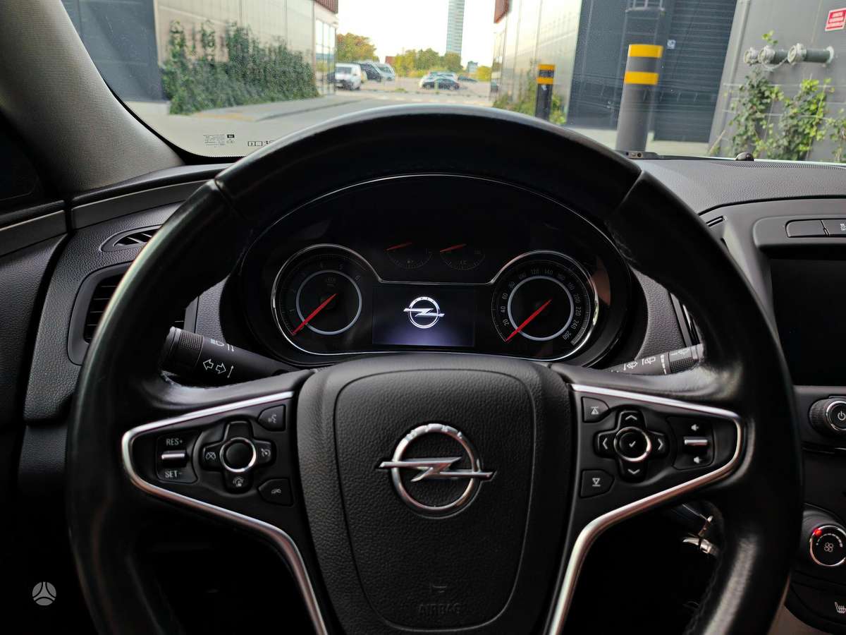 Opel Insignia 2014 — photo 31