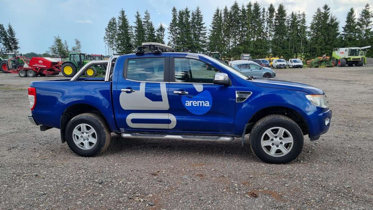 Ford Ranger 2014 — interior