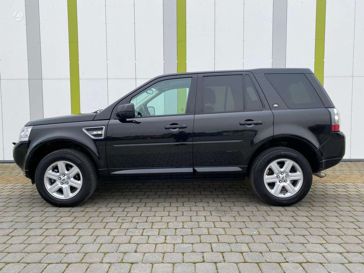 Land Rover 2014 — rear view