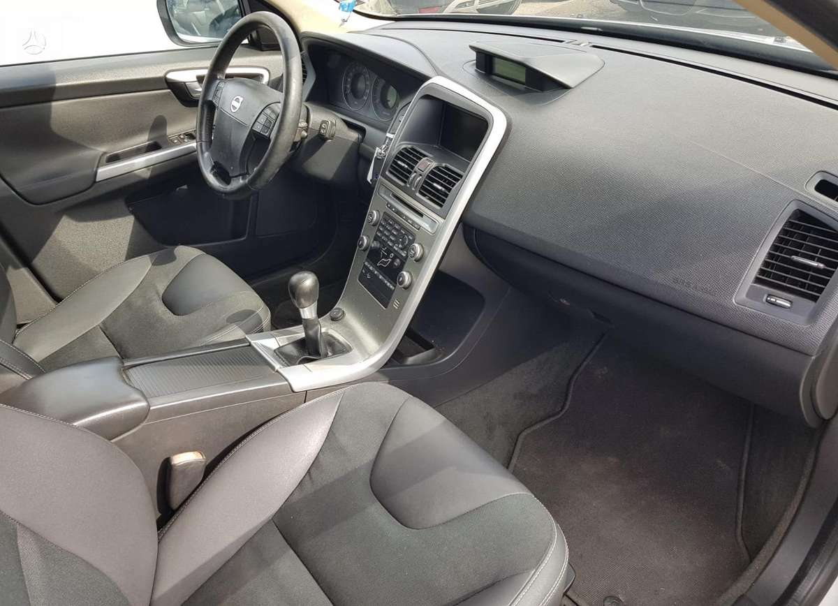 Volvo XC60 2009 — photo 7