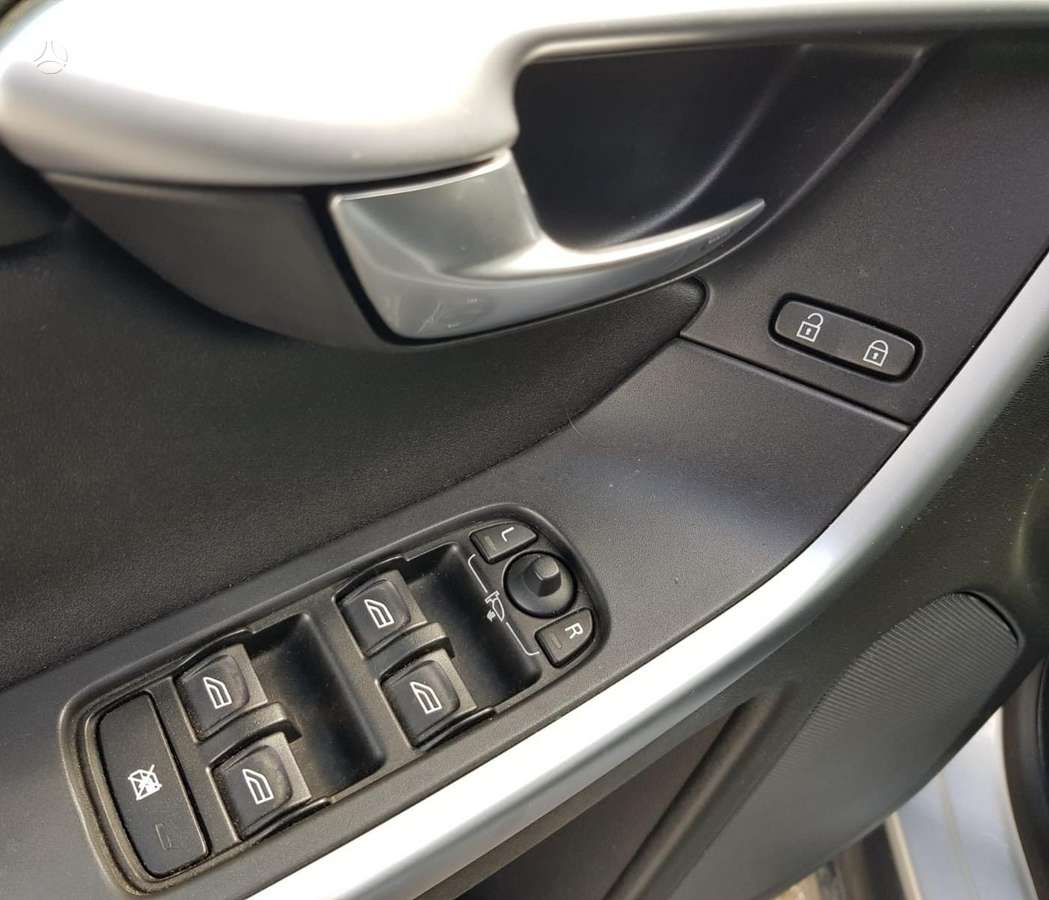 Volvo XC60 2009 — photo 9