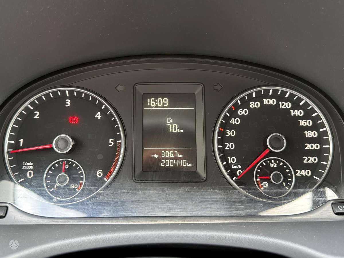 Volkswagen Caddy 2013 — photo 12