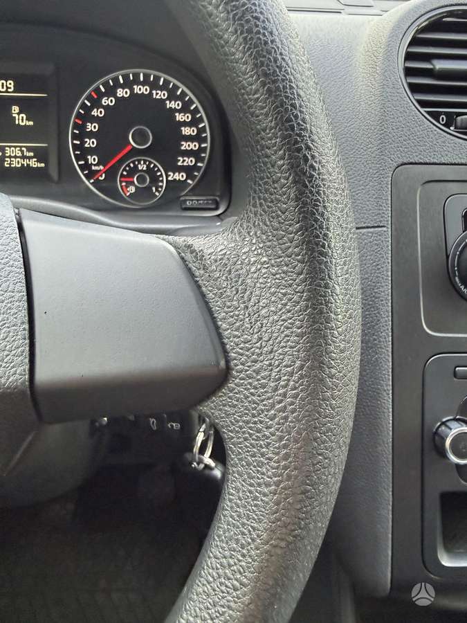 Volkswagen Caddy 2013 — photo 13