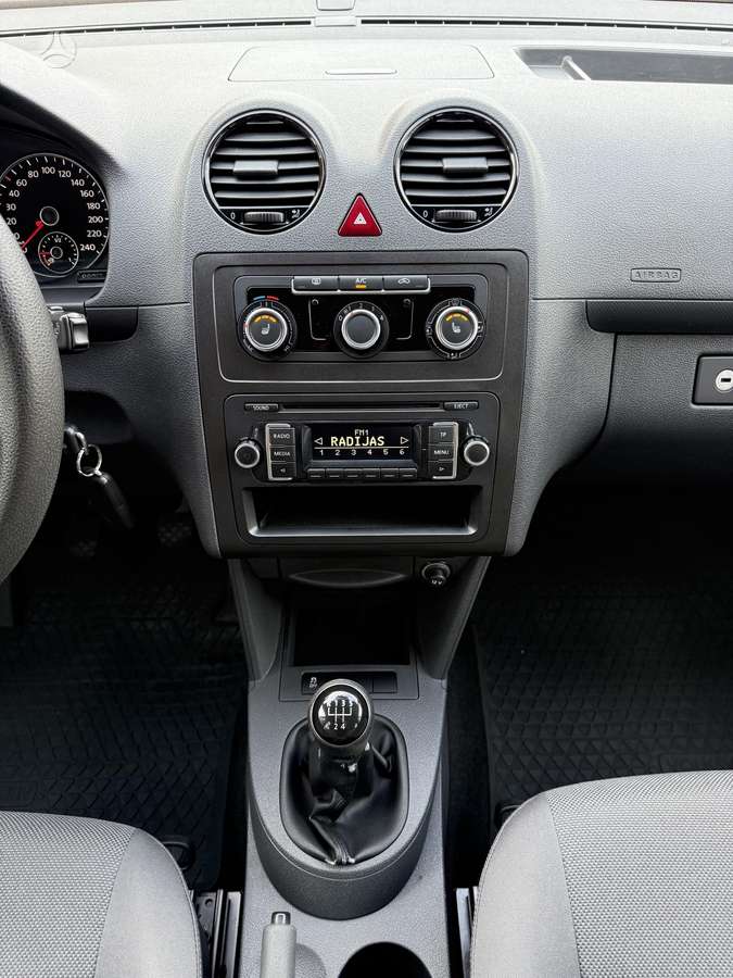 Volkswagen Caddy 2013 — photo 16