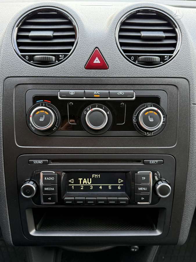 Volkswagen Caddy 2013 — photo 17