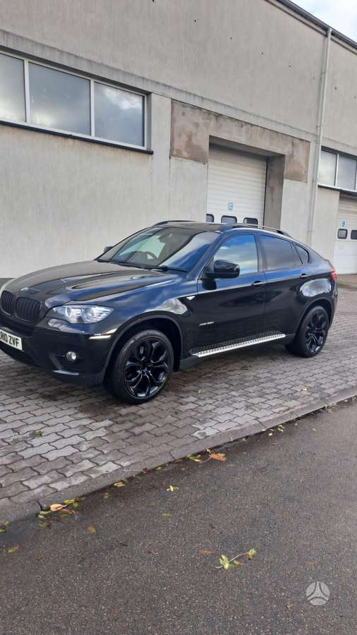 BMW X6 2010 — салон