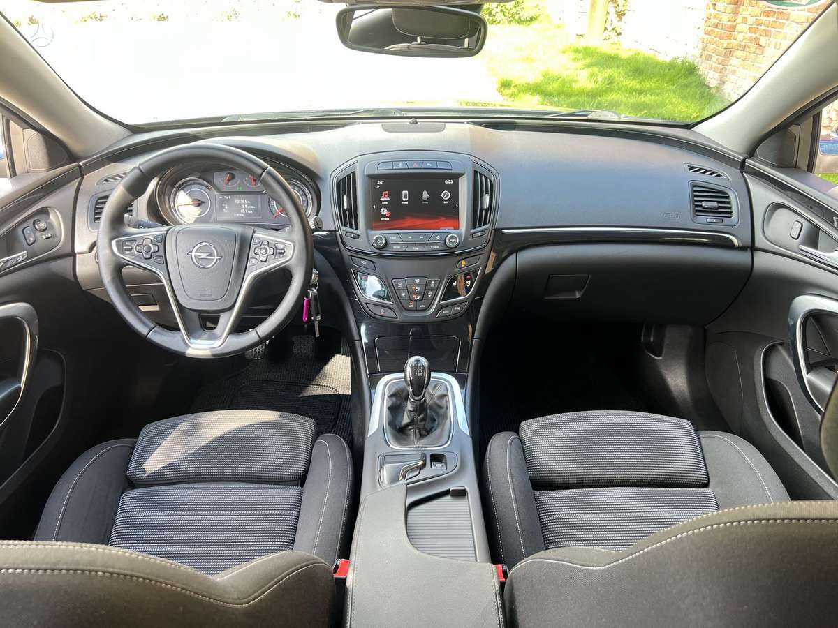 Opel Insignia 2014 — photo 31