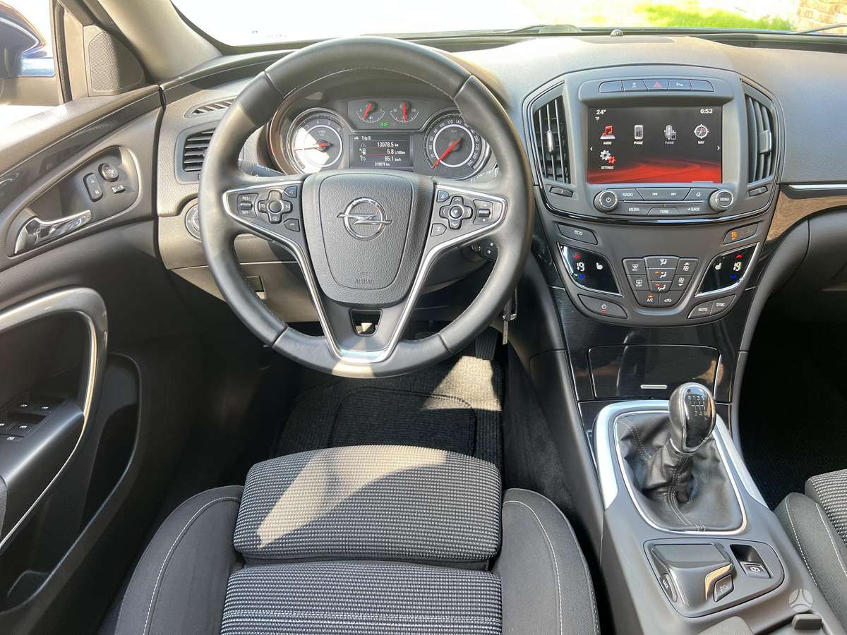 Opel Insignia 2014 — photo 32