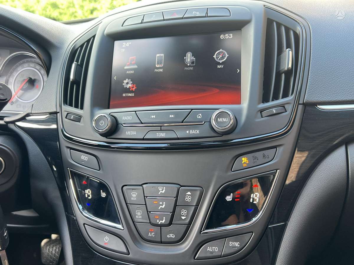 Opel Insignia 2014 — photo 35