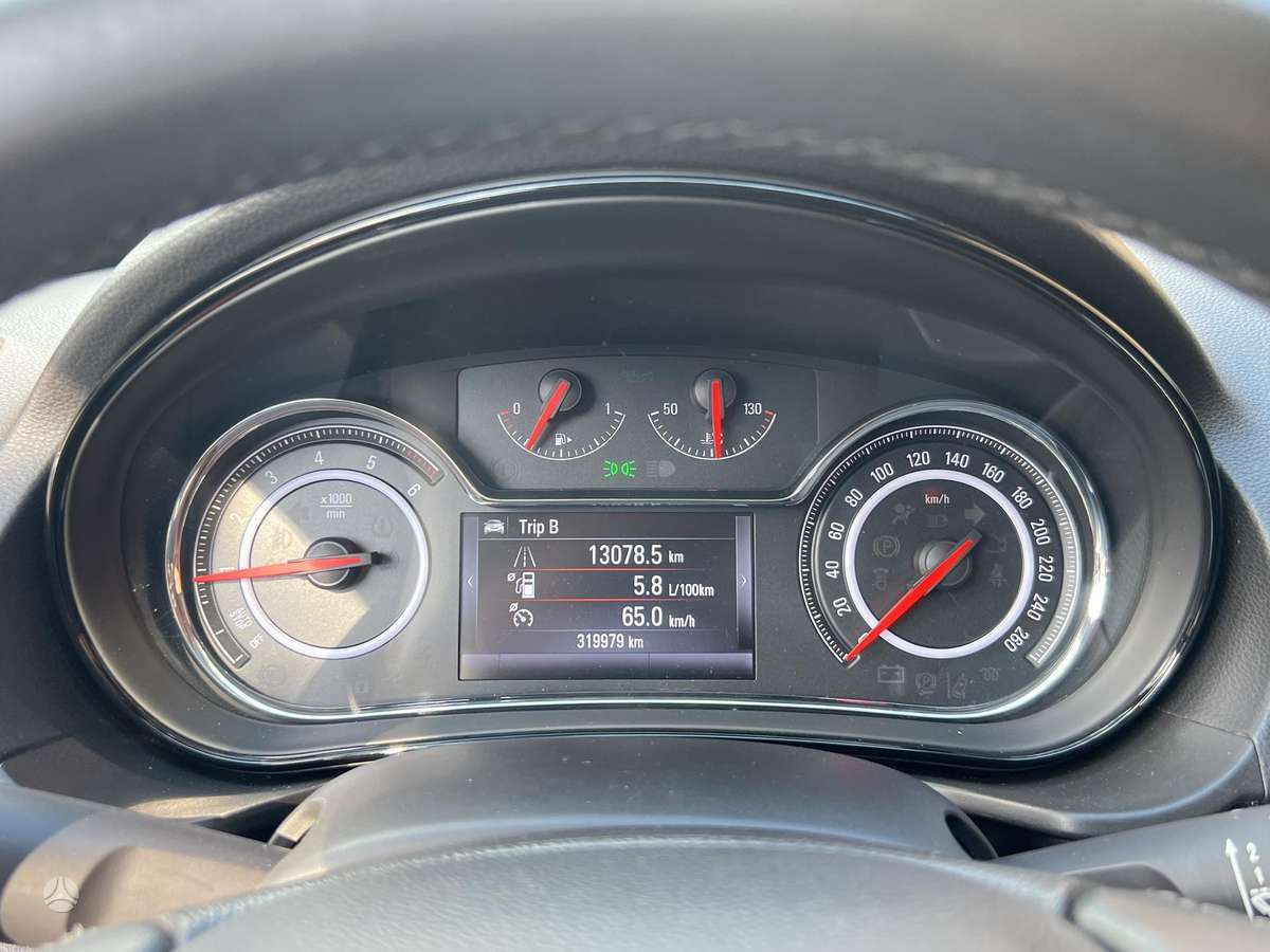 Opel Insignia 2014 — photo 39
