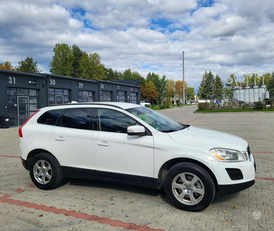 Volvo XC60 2011 — photo 14