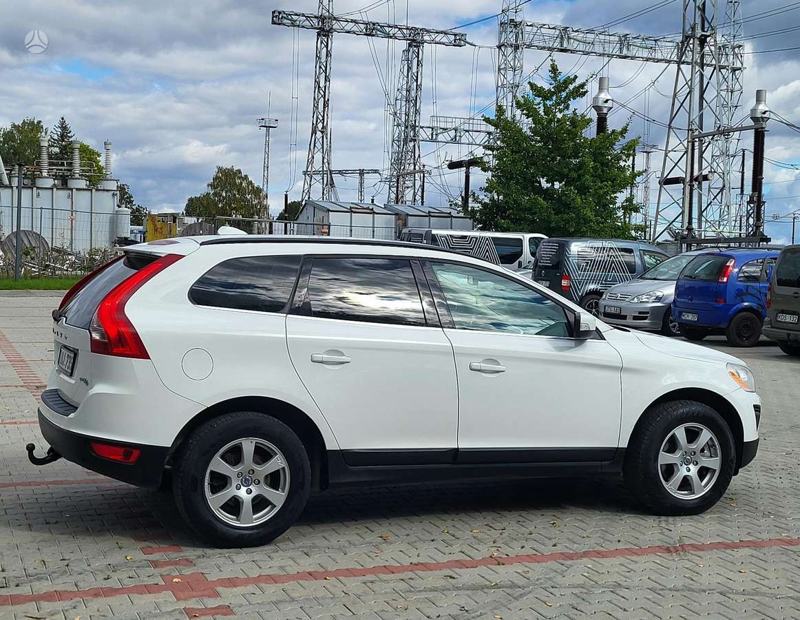 Volvo XC60 2011 — photo 15