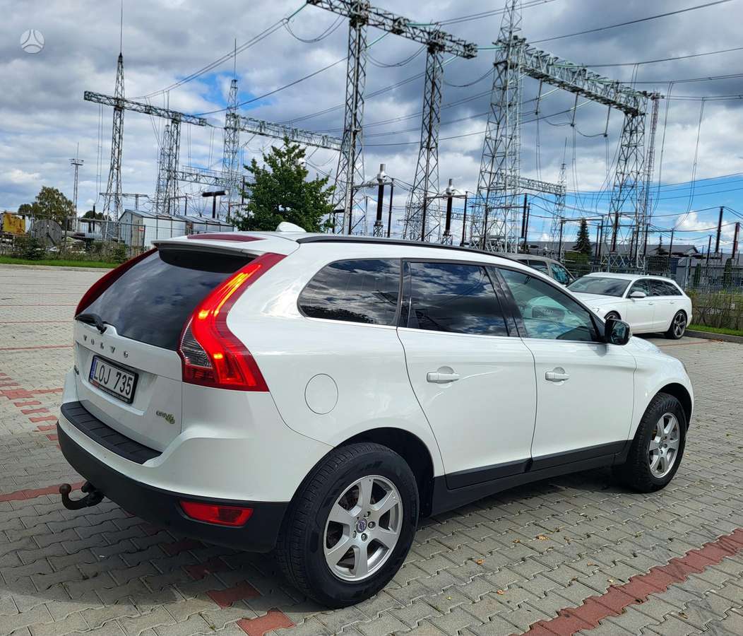 Volvo XC60 2011 — photo 16
