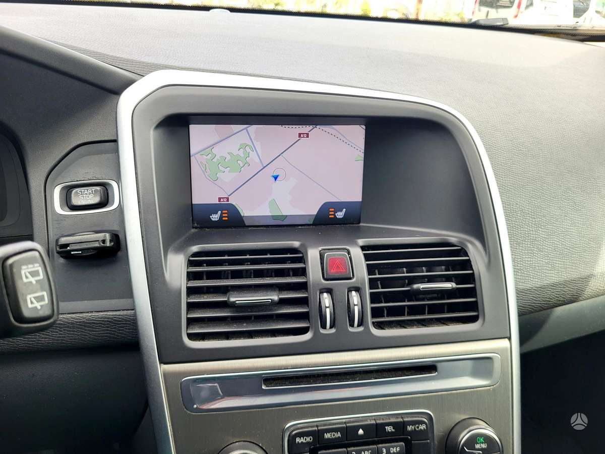Volvo XC60 2011 — photo 26