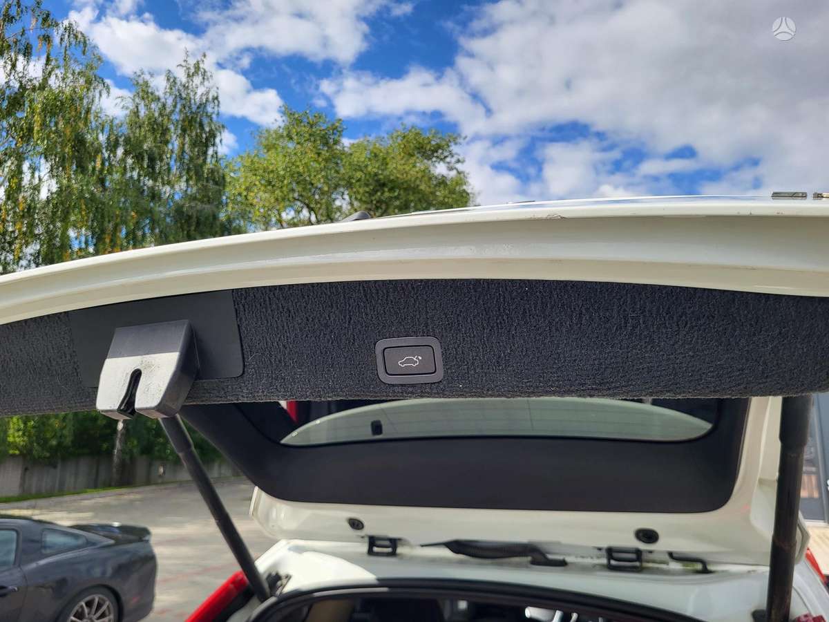 Volvo XC60 2011 — photo 27