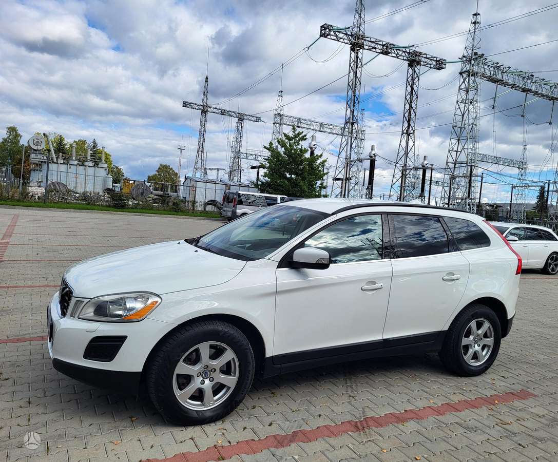 Volvo XC60 2011 — engine 2000 cm³, 163 HP (120kW)