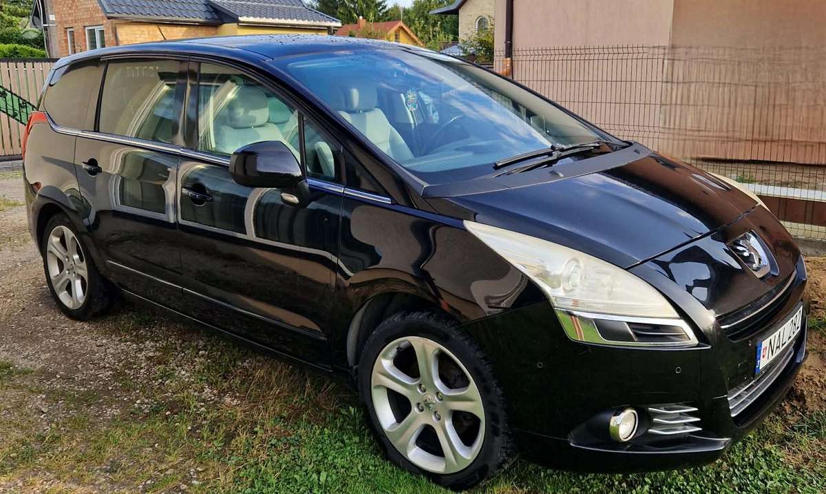 Peugeot 5008, 2010
