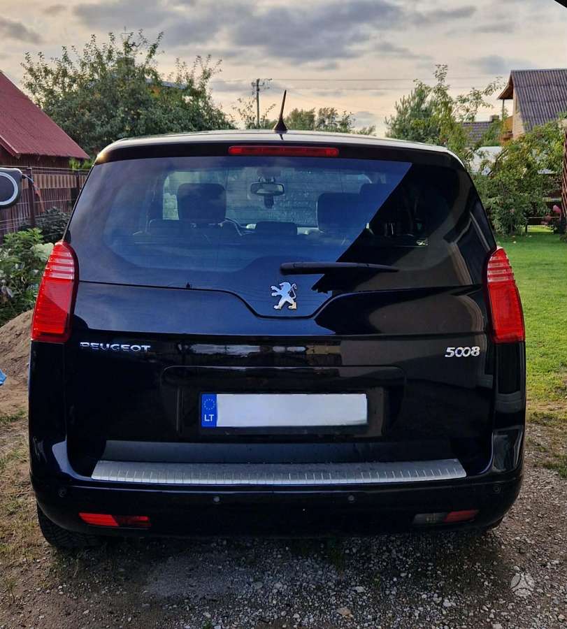 Peugeot 5008 2010 — двигун 1997 cm³, 150 HP (110kW)
