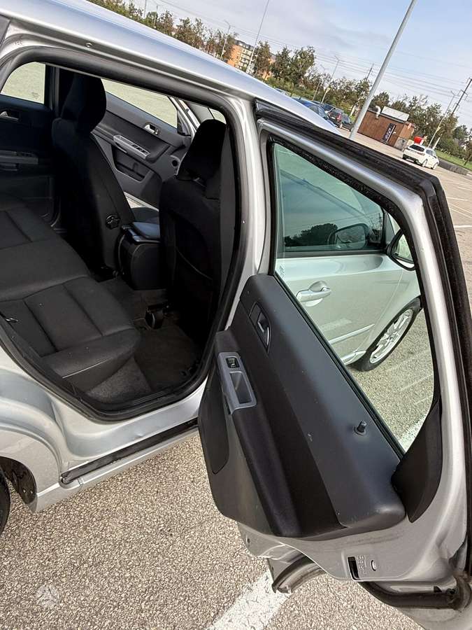 Volvo V50 2010 — photo 20
