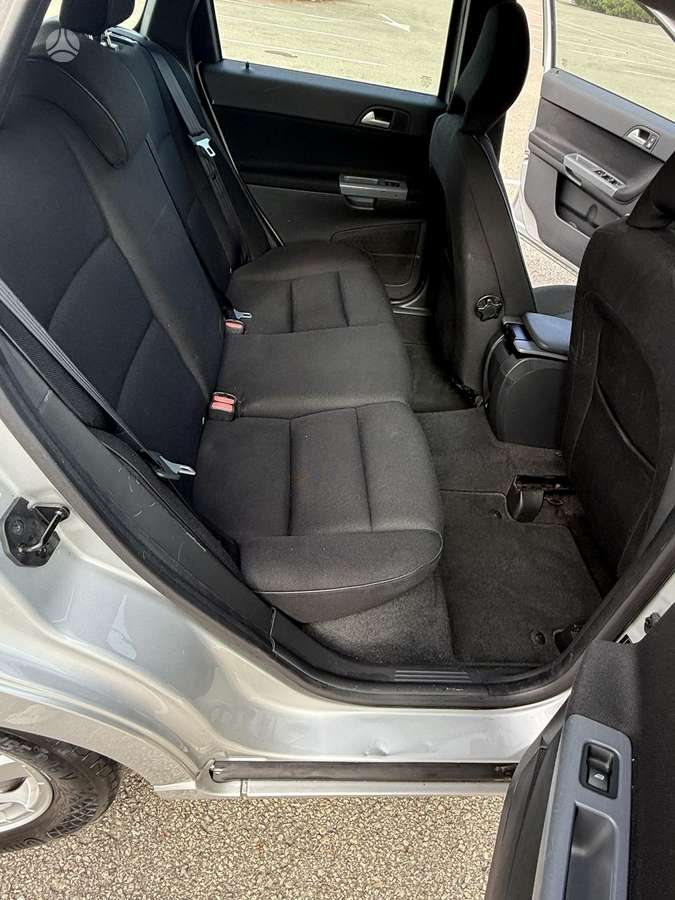 Volvo V50 2010 — photo 21