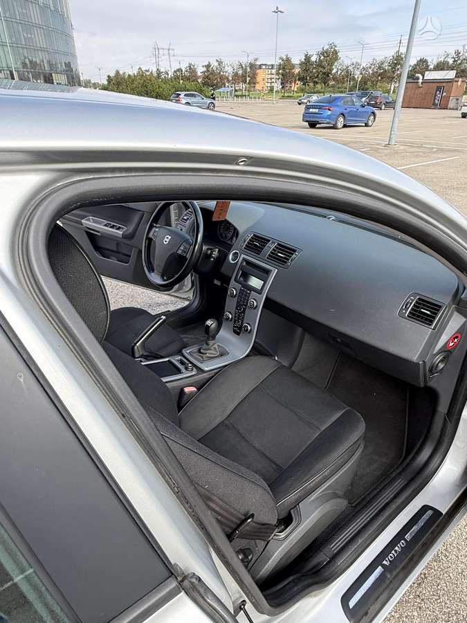 Volvo V50 2010 — photo 23