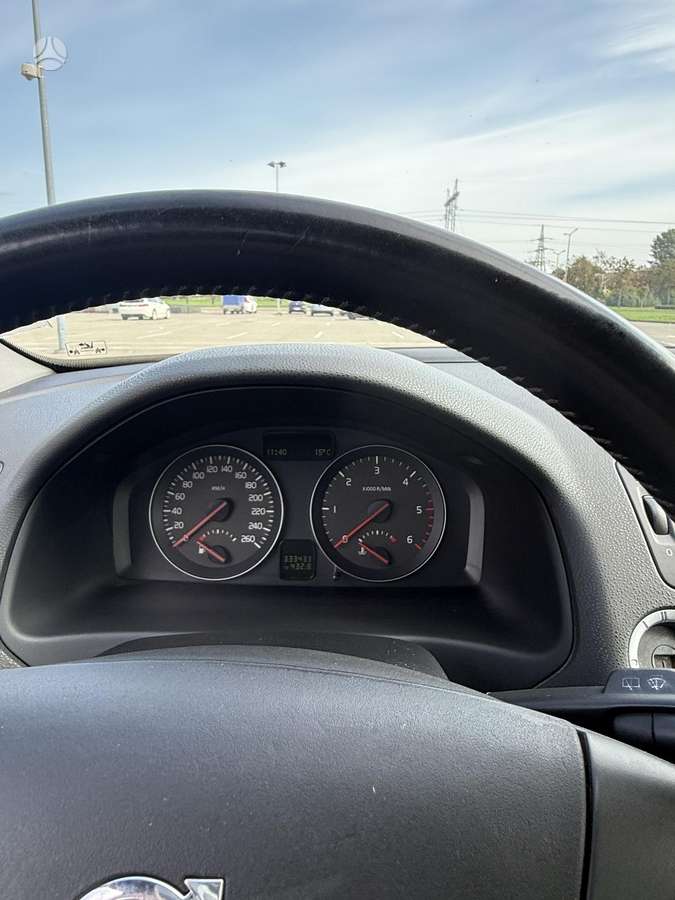 Volvo V50 2010 — photo 24